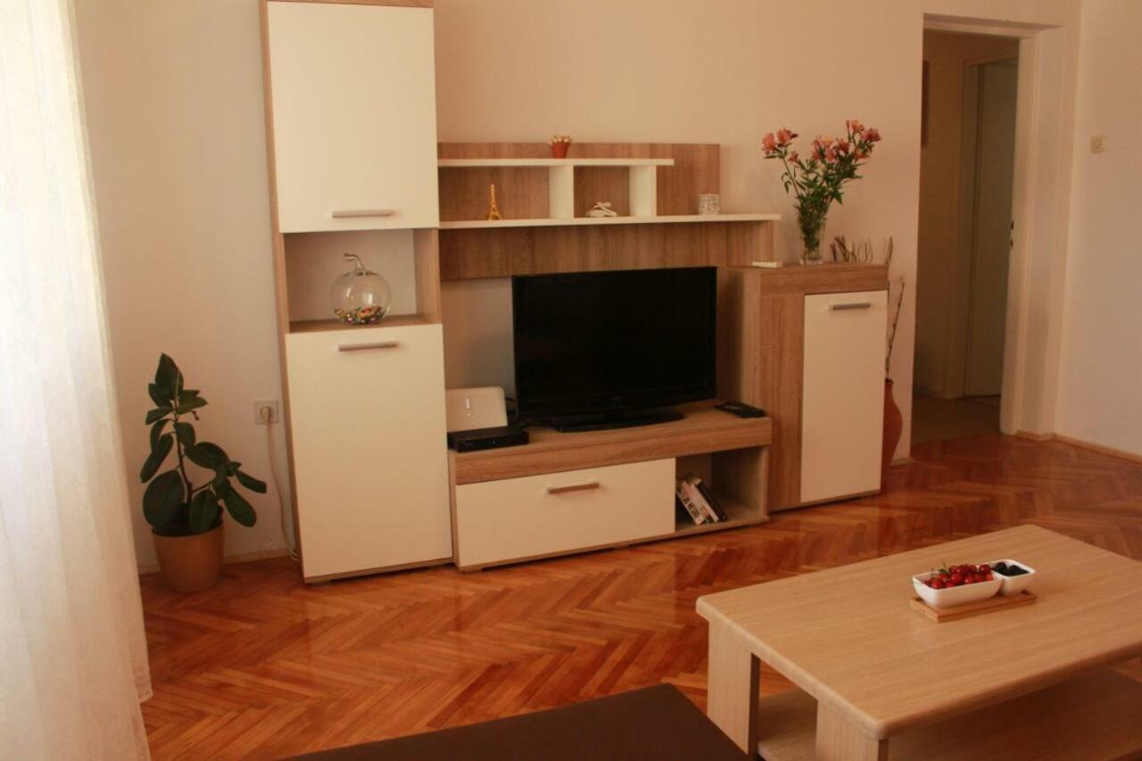 Apartment Monte Paradiso Pola Esterno foto